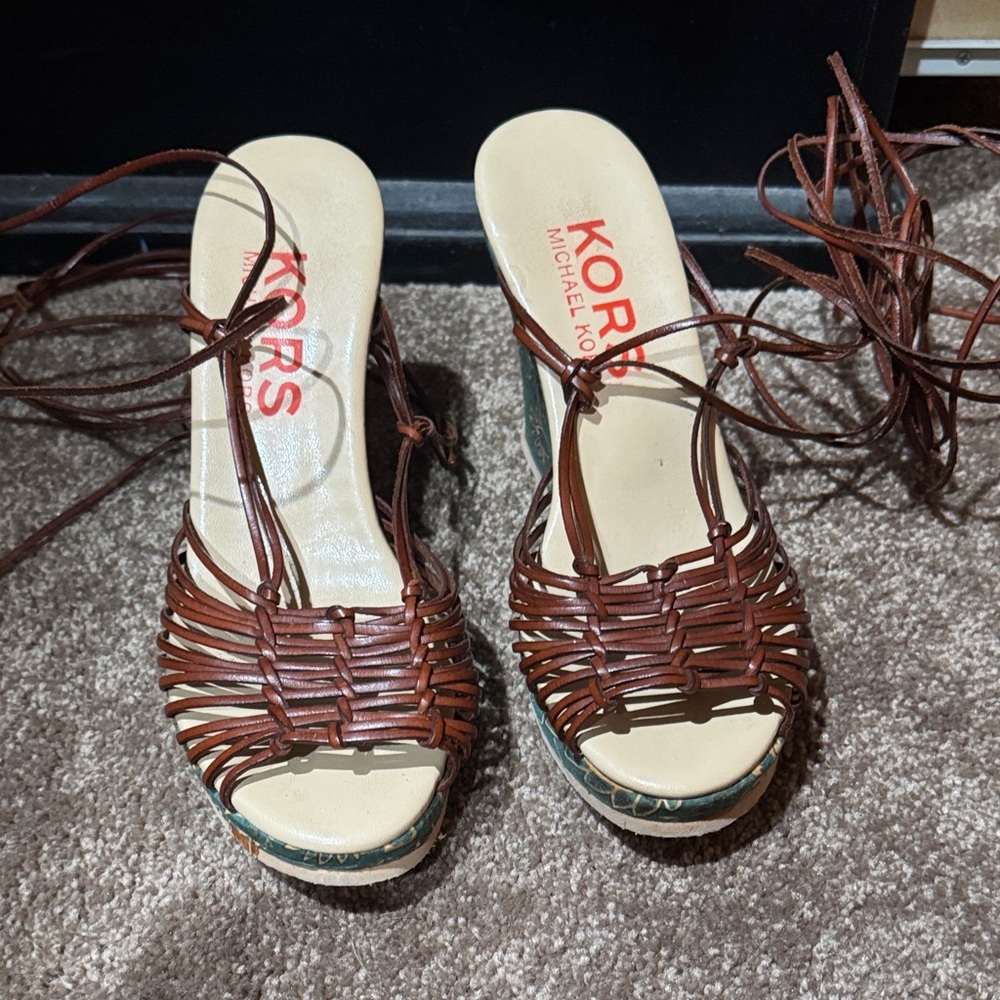 Elegant Vintage  Michael Kors  Brown Wedge Sandals
